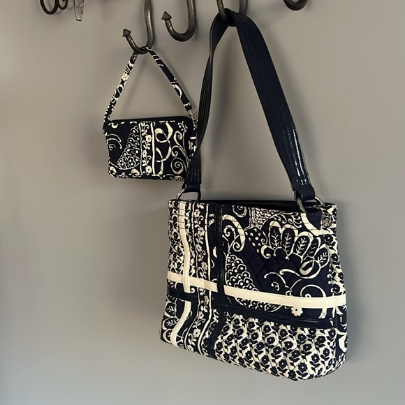 Vera Bradley shoulder bag and wristlet VGUC - Picture 6 of 17